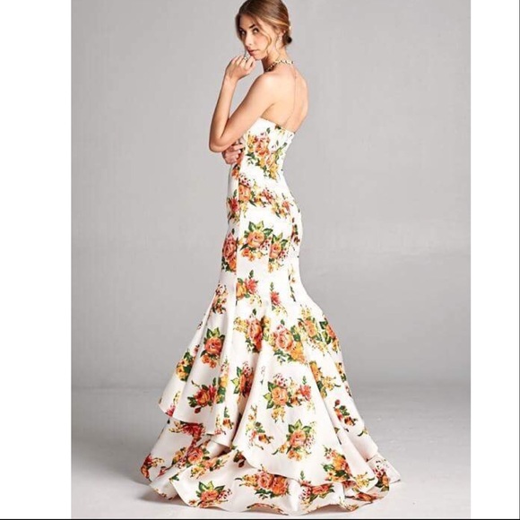 Strapless Sweetheart Mermaid Ruffle Rose Gown - Picture 7 of 8